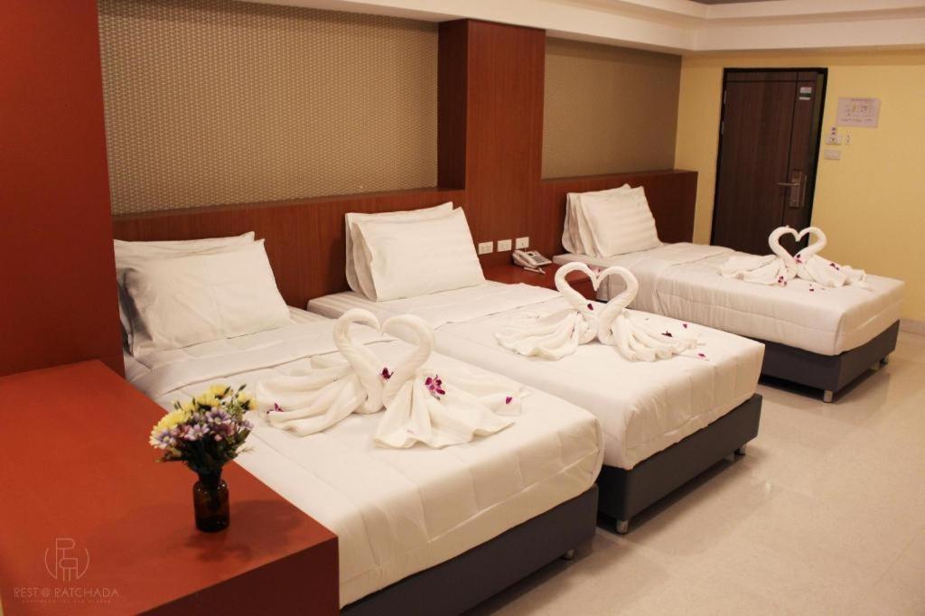 Rest@Ratchada Hotel กรุงเทพมหานคร ภายนอก รูปภาพ