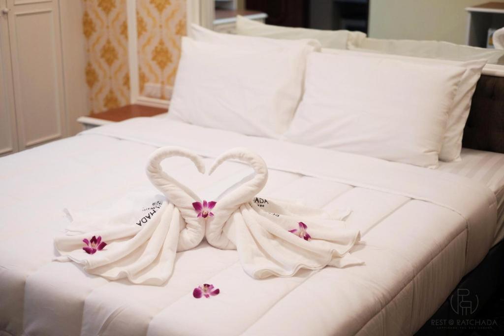 Rest@Ratchada Hotel กรุงเทพมหานคร ภายนอก รูปภาพ
