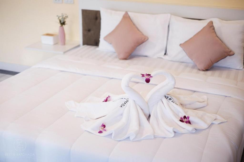 Rest@Ratchada Hotel กรุงเทพมหานคร ภายนอก รูปภาพ